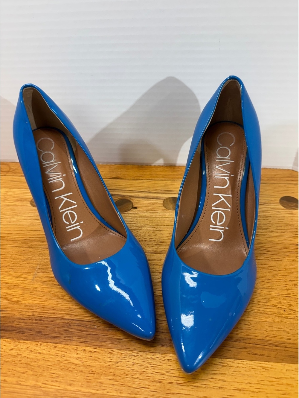 Calvin Klein Gayle Womens 8M Blue Patent Pointed Toe Pump Heels Logo Accent